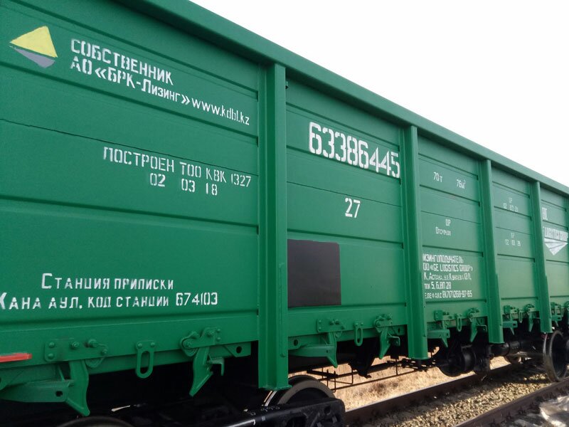 100 крытых вагонов